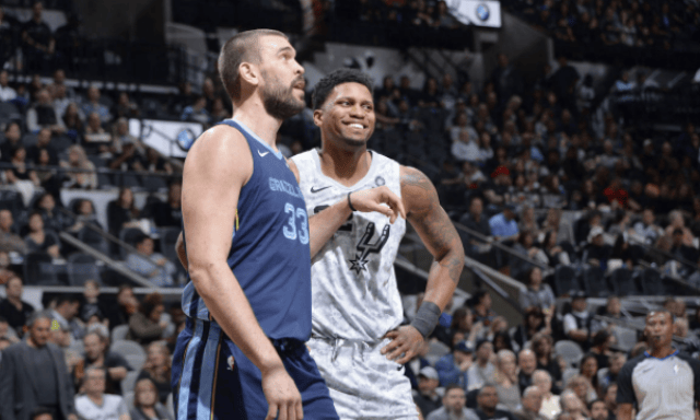 四起似乎在 四起似乎在