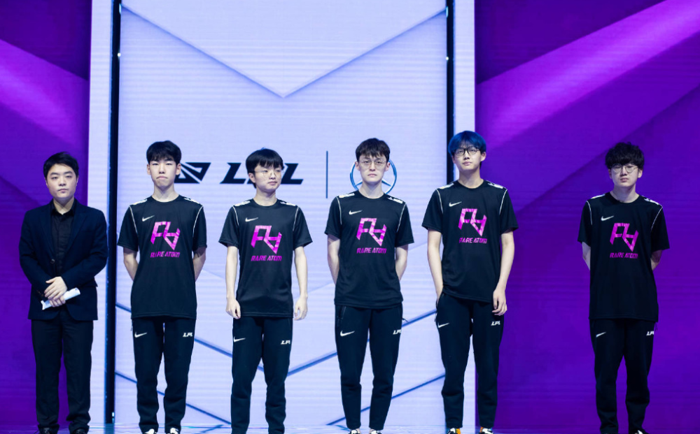 你看他会留 你看他会留